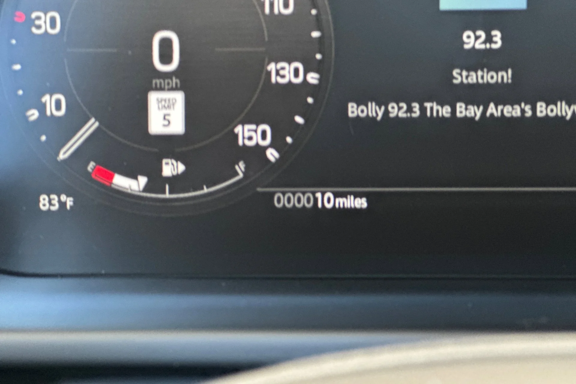 New 2026 TASMAN BLUE Land Rover X-Dynamic SE image 28