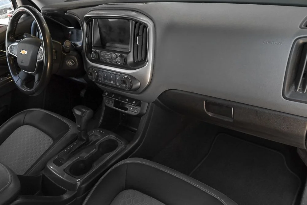 Used 2017 White Chevrolet Z71 image 13