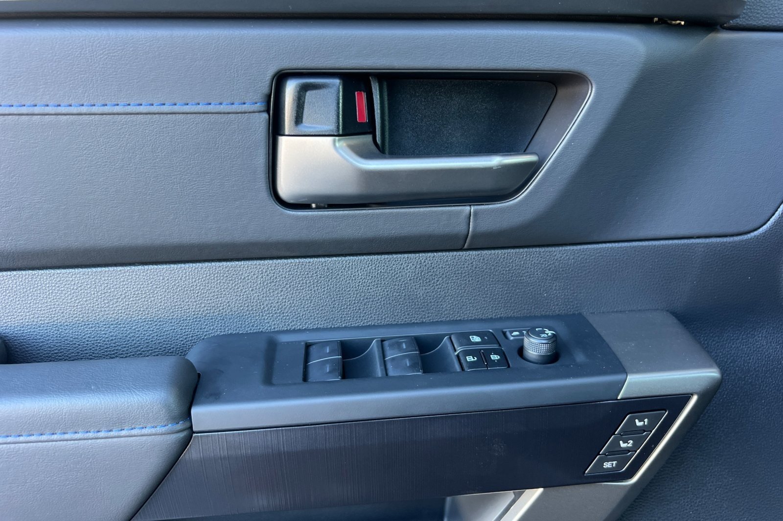 2026 Toyota Sequoia Platinum - Photo 10