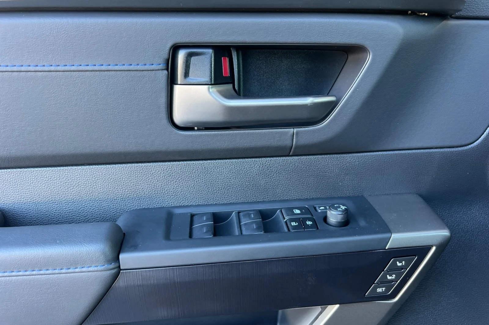 2026 Toyota Sequoia Platinum - Photo 10
