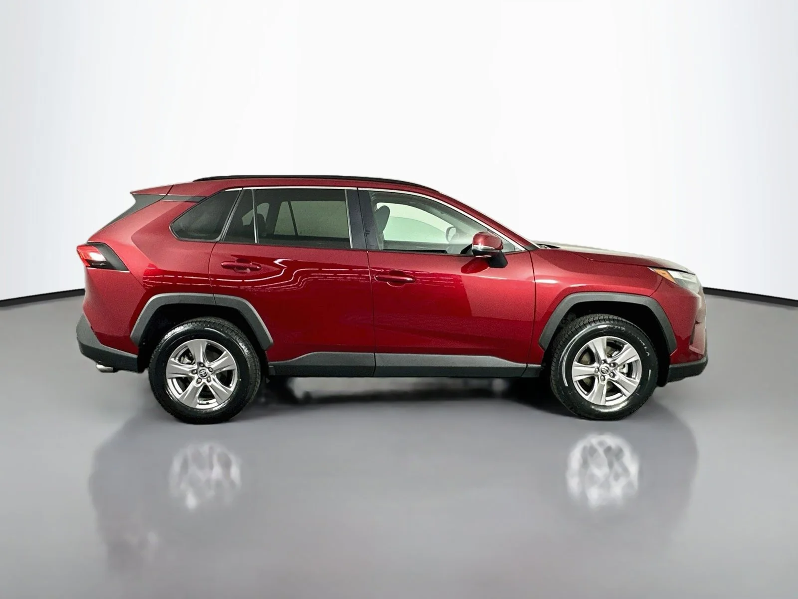 Used 2022 Red Toyota XLE image 8