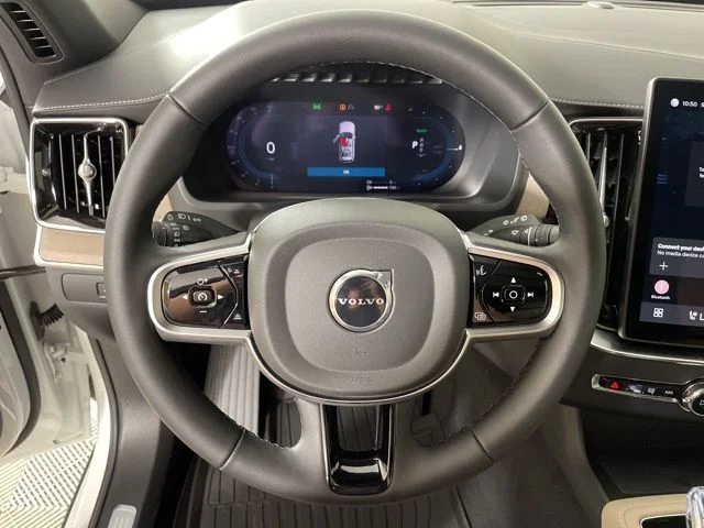 2025 Volvo XC90 Core - Photo 17