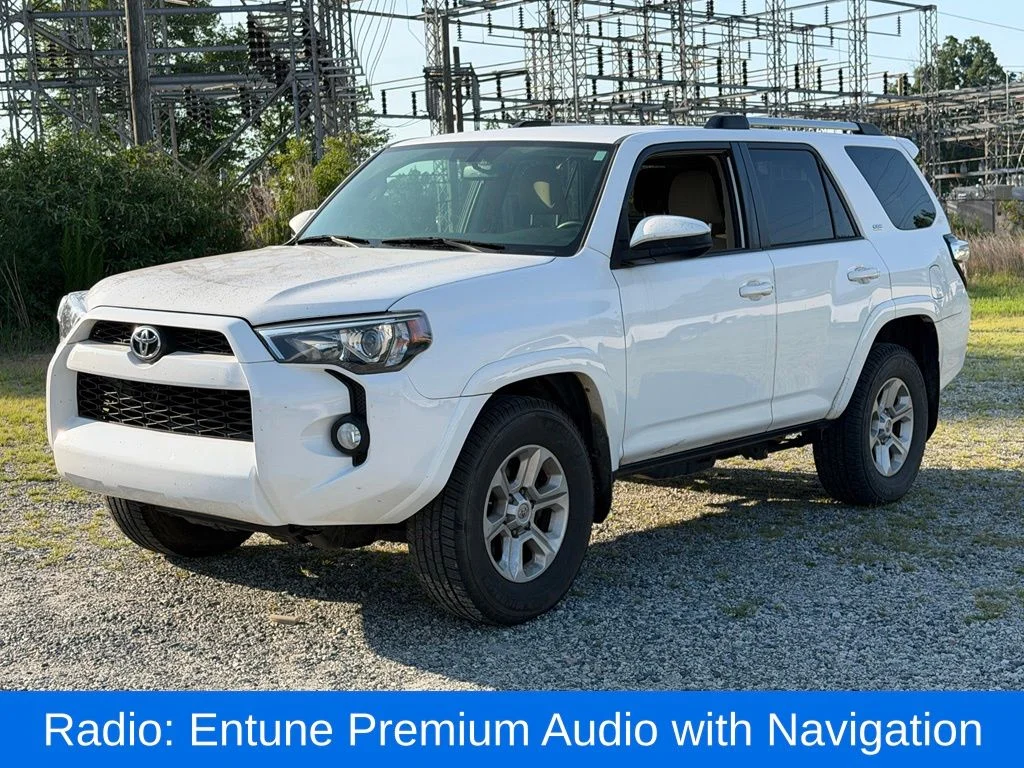 Used 2019 White Toyota SR5 image 9