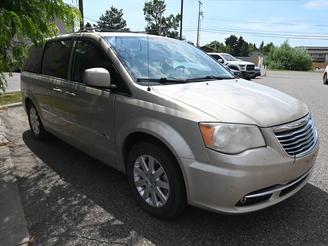 Used 2013 Beige Chrysler Touring image 6