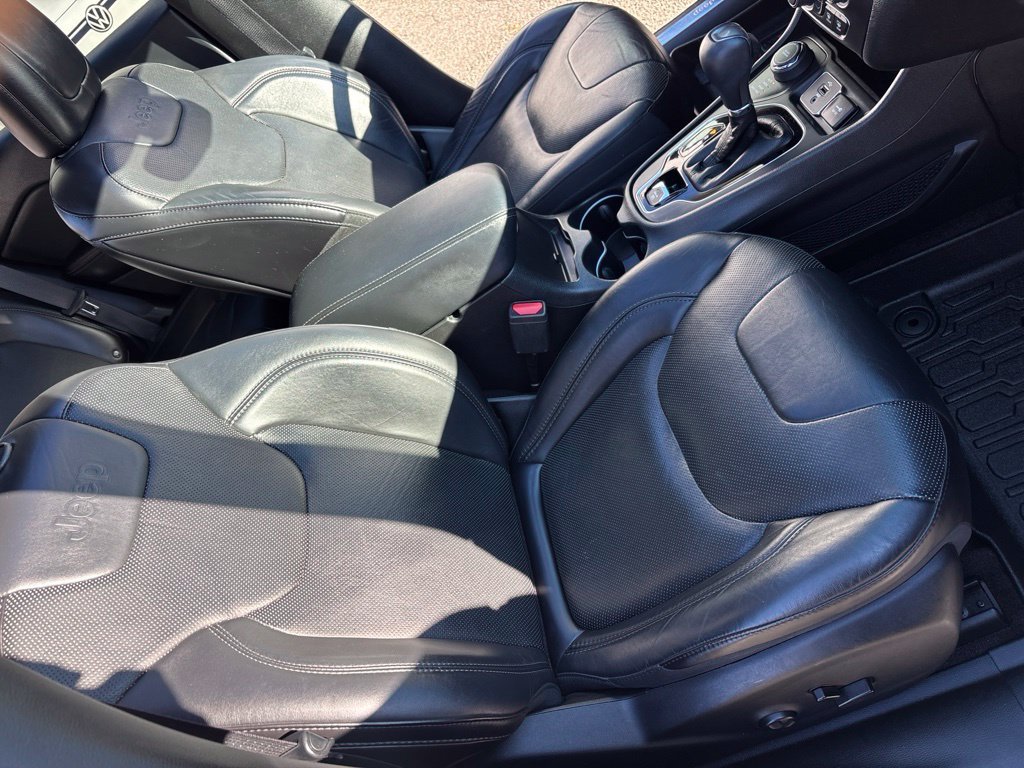 Used 2019 White Jeep Limited image 28