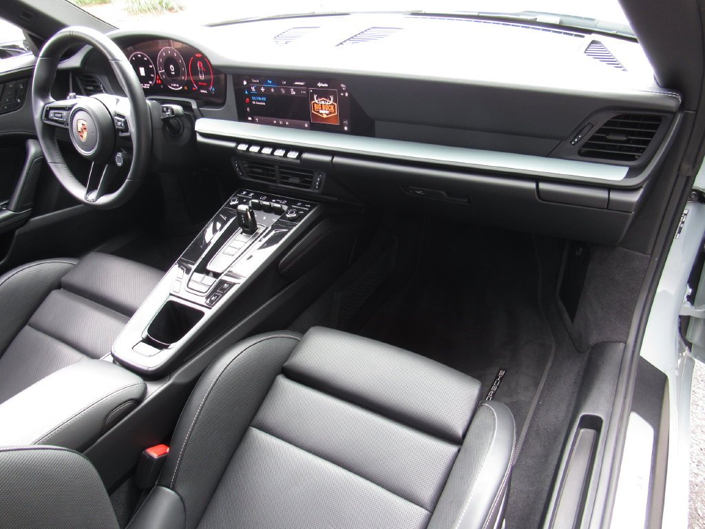 2025 Porsche 911 - Photo 22