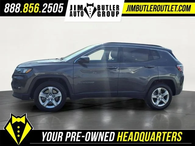Used 2024  Jeep Latitude image 19