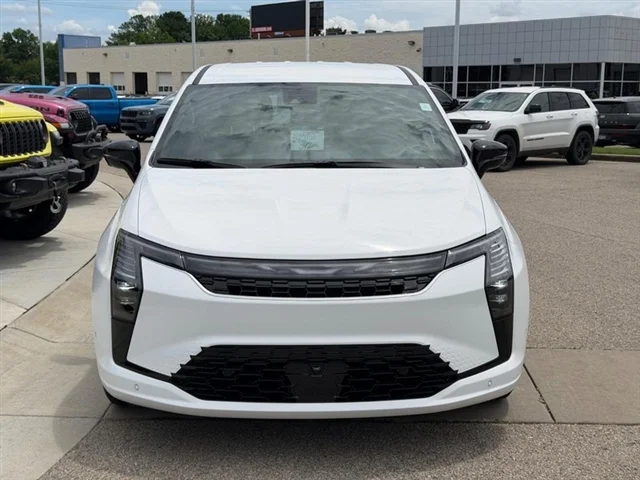 New 2027 Bright White Clear-Coat Exterior Paint Chrysler Select image 2