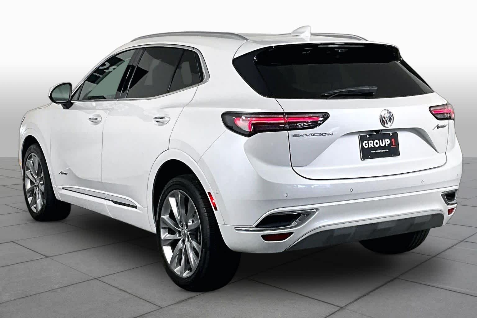 Used 2023 White Frost Tricoat Buick Avenir image 12