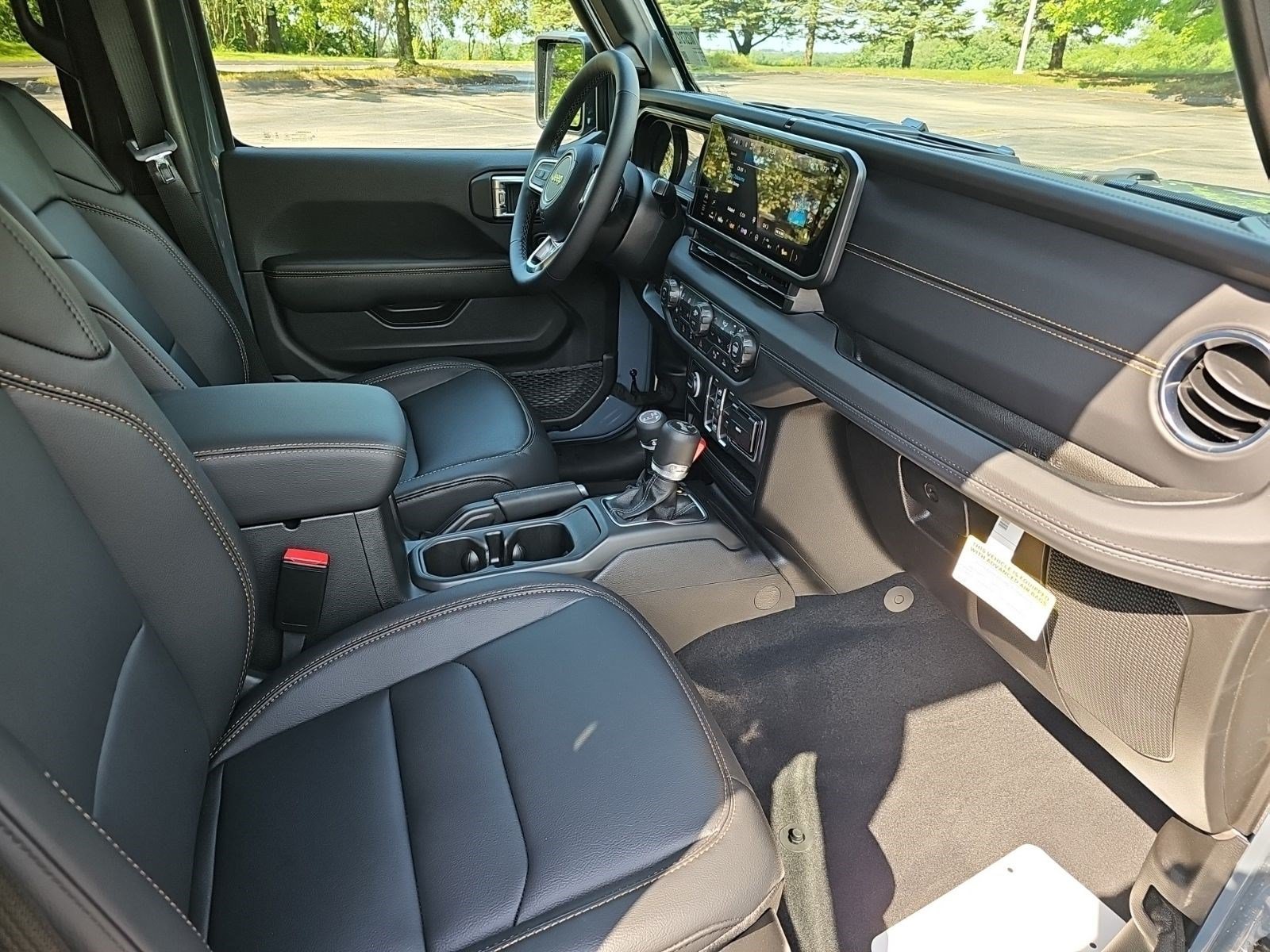 New 2026 Anvil Clearcoat Jeep Sahara image 9