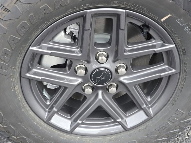 New 2026 Bright White Clear-Coat Exterior Paint Jeep Sport S image 22