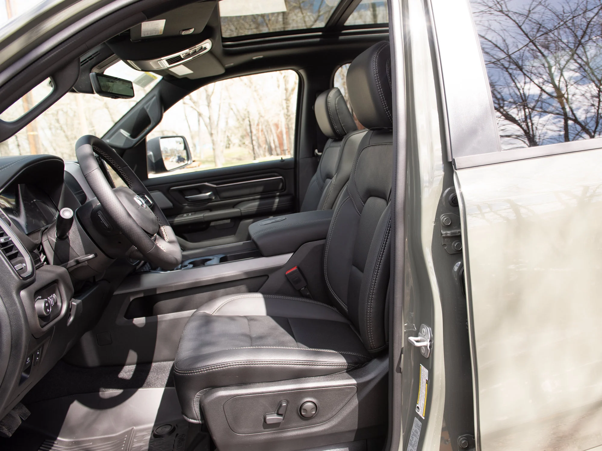 New 2026 canyon lake RAM Sport* Crew Cab, 6 Inch Lift, 37 Inch Tires, Fuel Wheels image 20