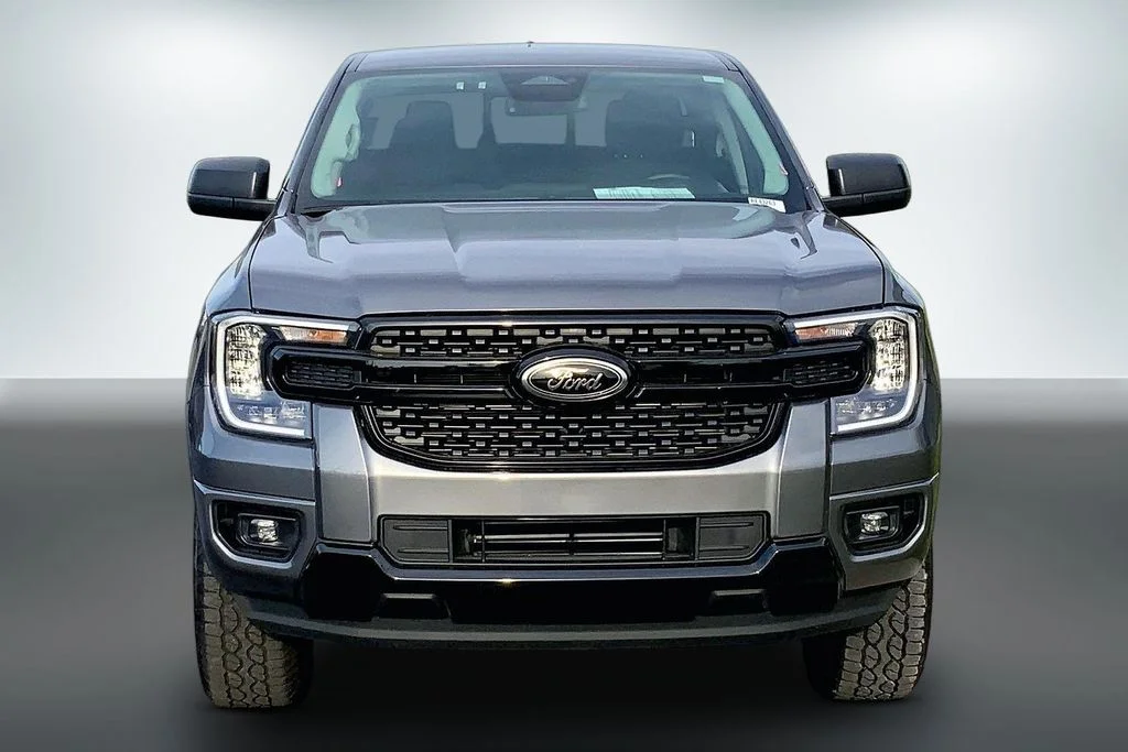 Used 2025 Gray Ford XLT image 7