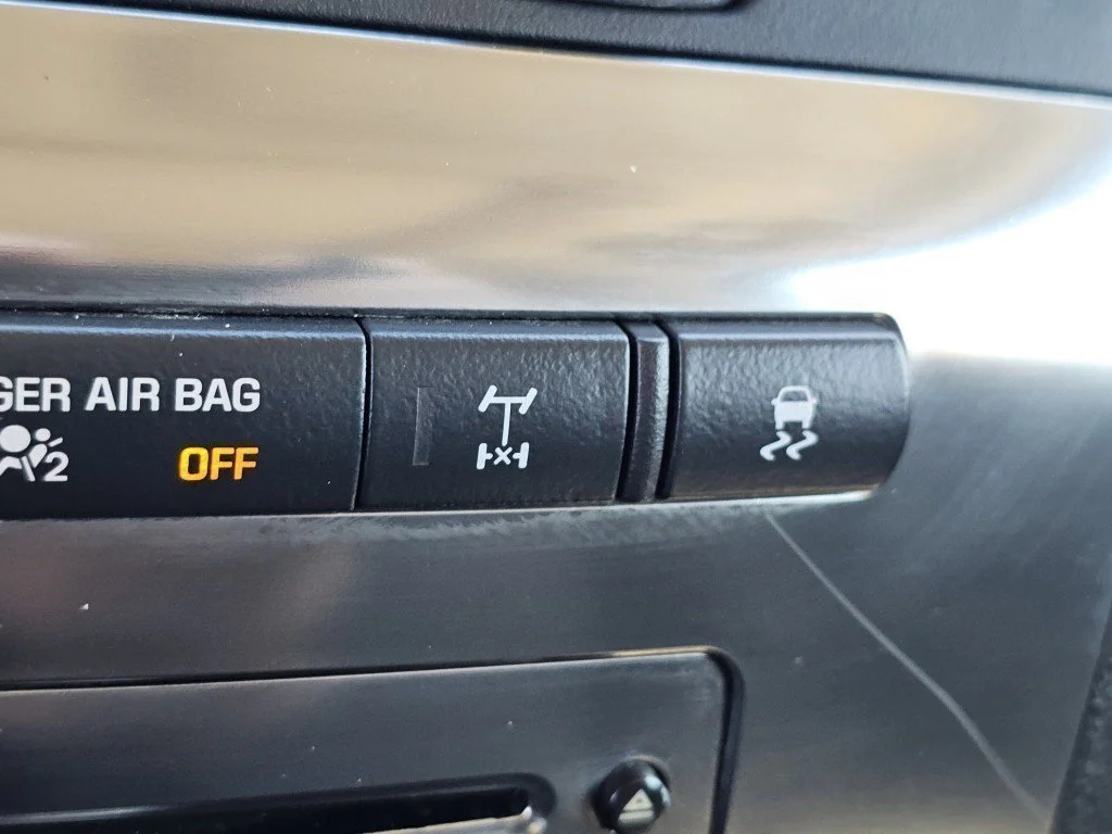 Used 2007 Boulder Gray Metallic Hummer Base image 12