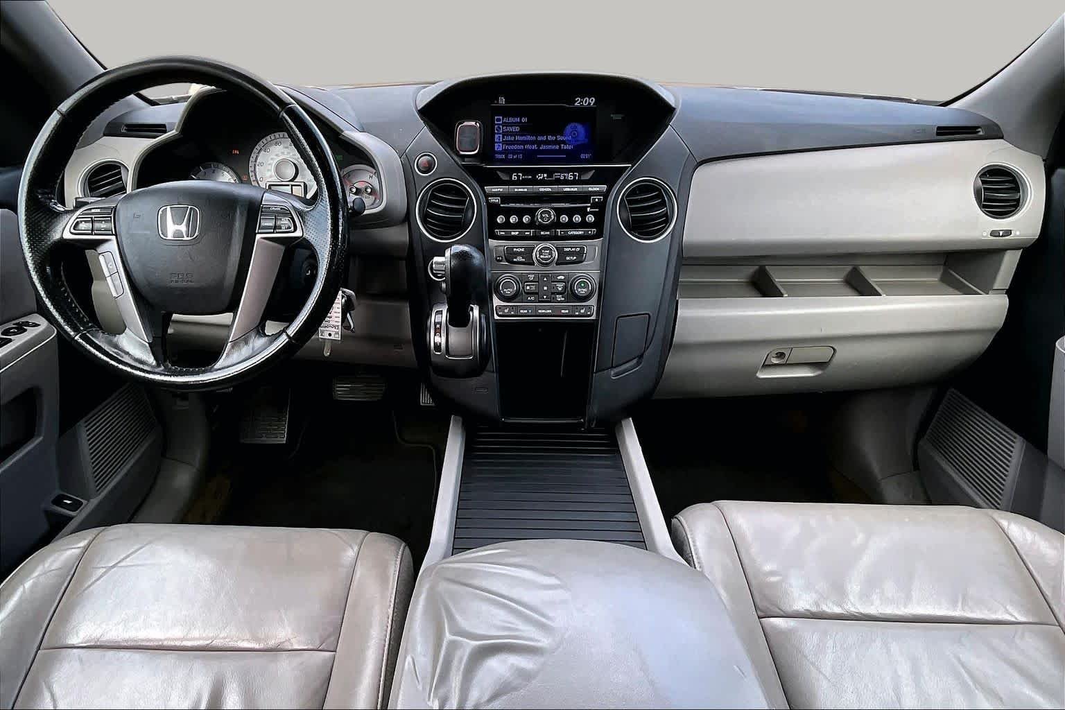 Used 2014 Alabaster Silver Metallic Honda EX-L image 16