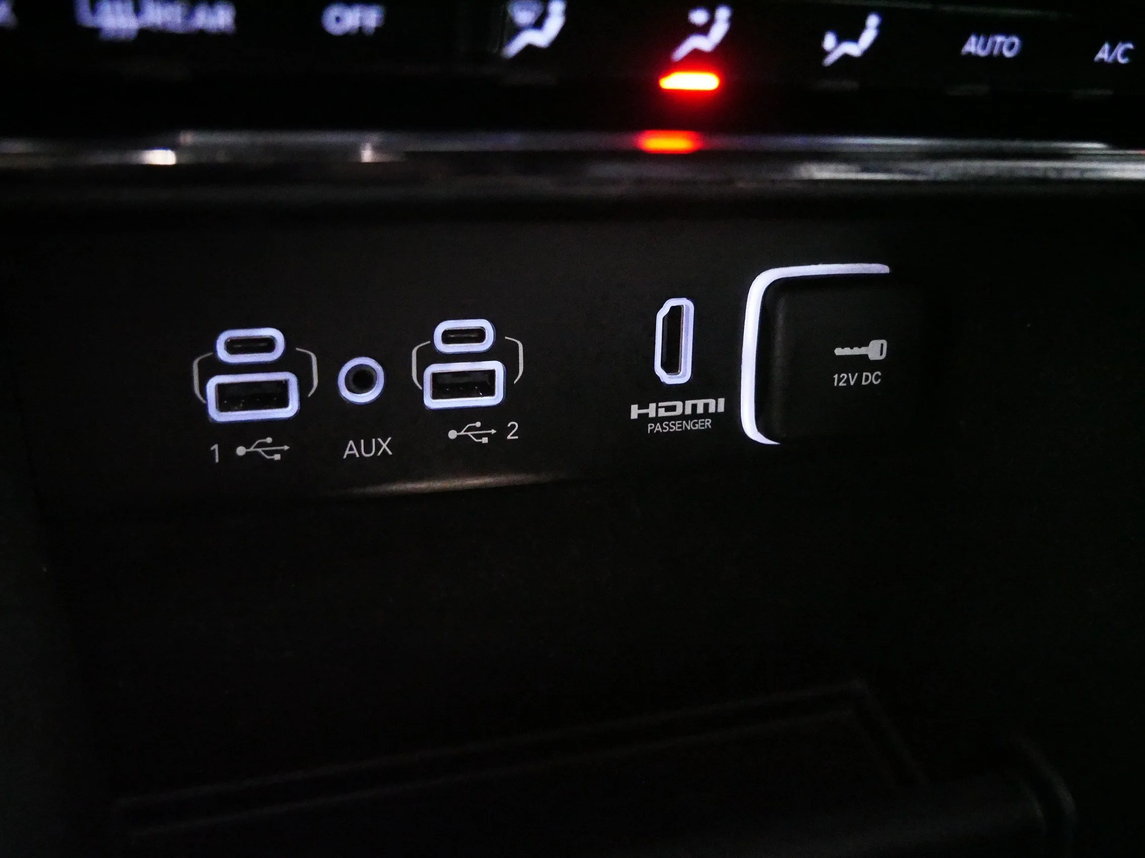 Used 2022 Bright White Clearcoat Jeep Trailhawk image 31