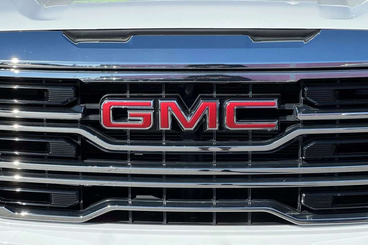 Used 2022 Summit White GMC SLT image 79