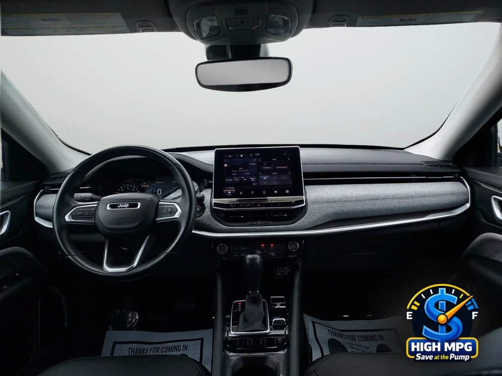 Used 2022 Gray Jeep Latitude Lux image 28