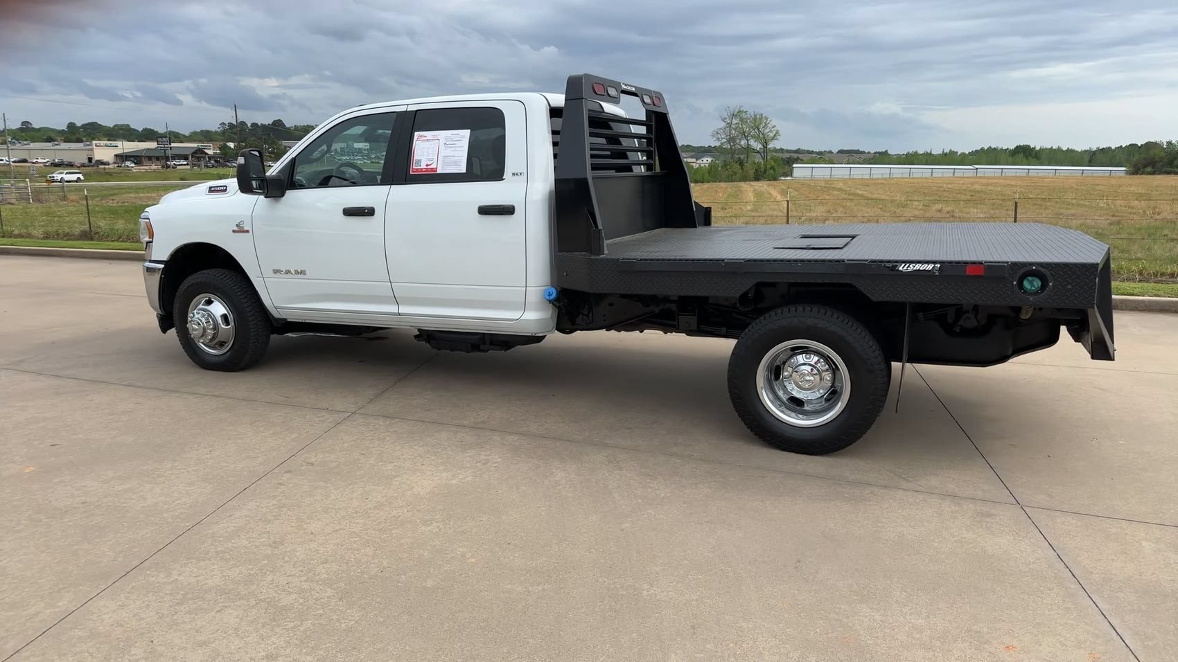2024 RAM Ram 3500 Chassis Cab SLT - Photo 6