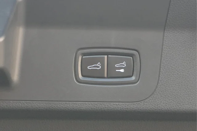 Used 2020 Silver Porsche 4 image 10