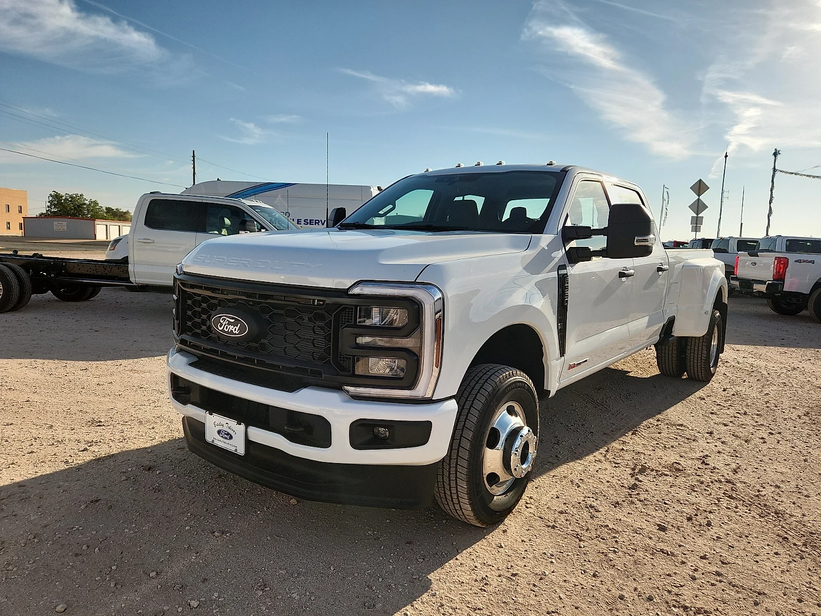New 2027 Oxford White Ford XL image 3
