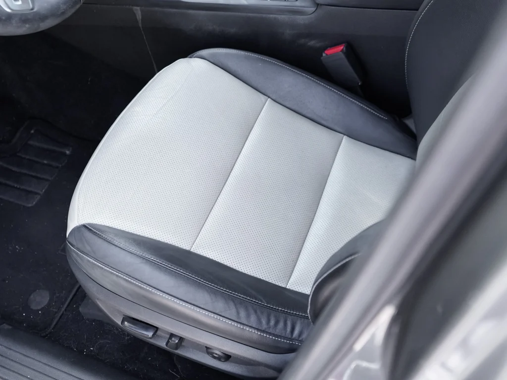 Used 2023 Graphite Shadow INFINITI LUXE image 19