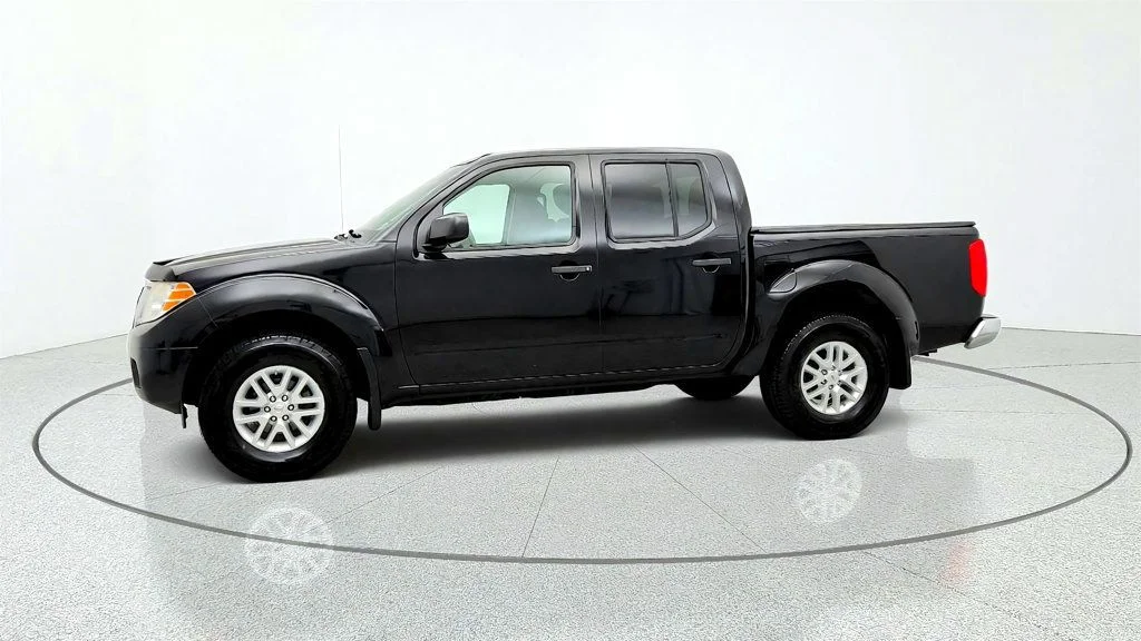 Used 2017 Magnetic Black Nissan 2017.5 Crew Cab 4x4 SV V6 Automatic w/ Value Truck Pkg image 8