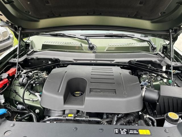 New 2026 Woolstone Green Land Rover X-Dynamic SE image 19