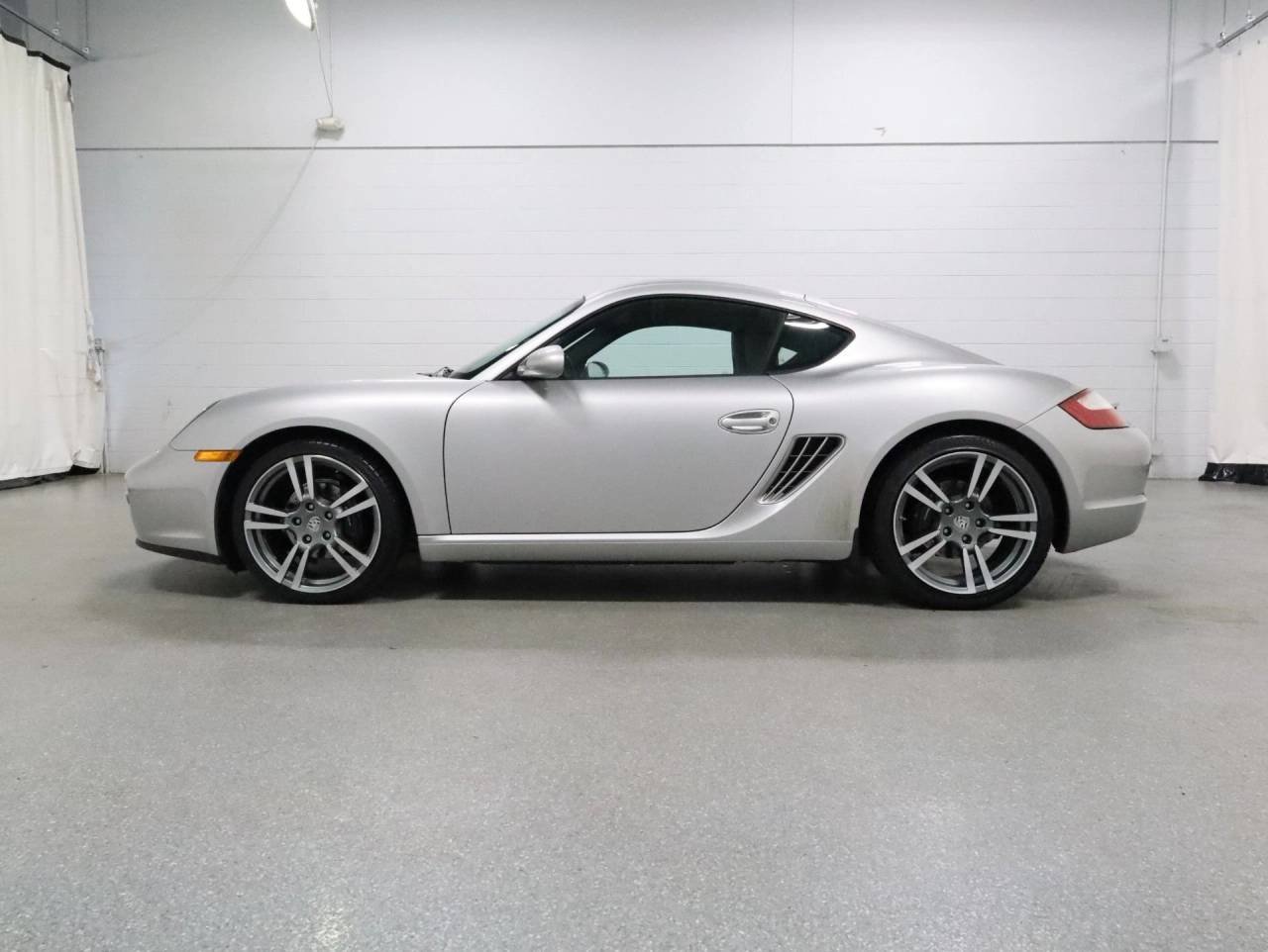 Used 2008 Arctic Silver Metallic Porsche Cayman image 2