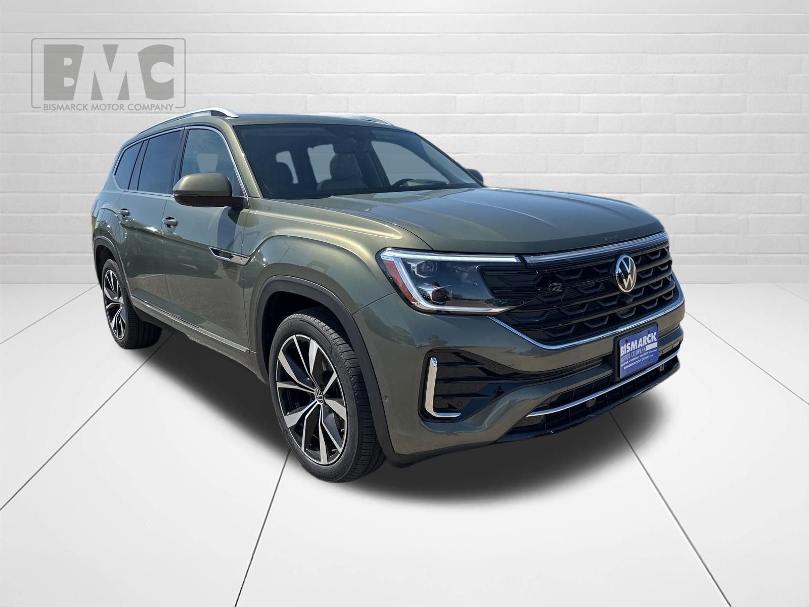 New 2026 Green Volkswagen 2.0T SEL Premium R-Line image 2