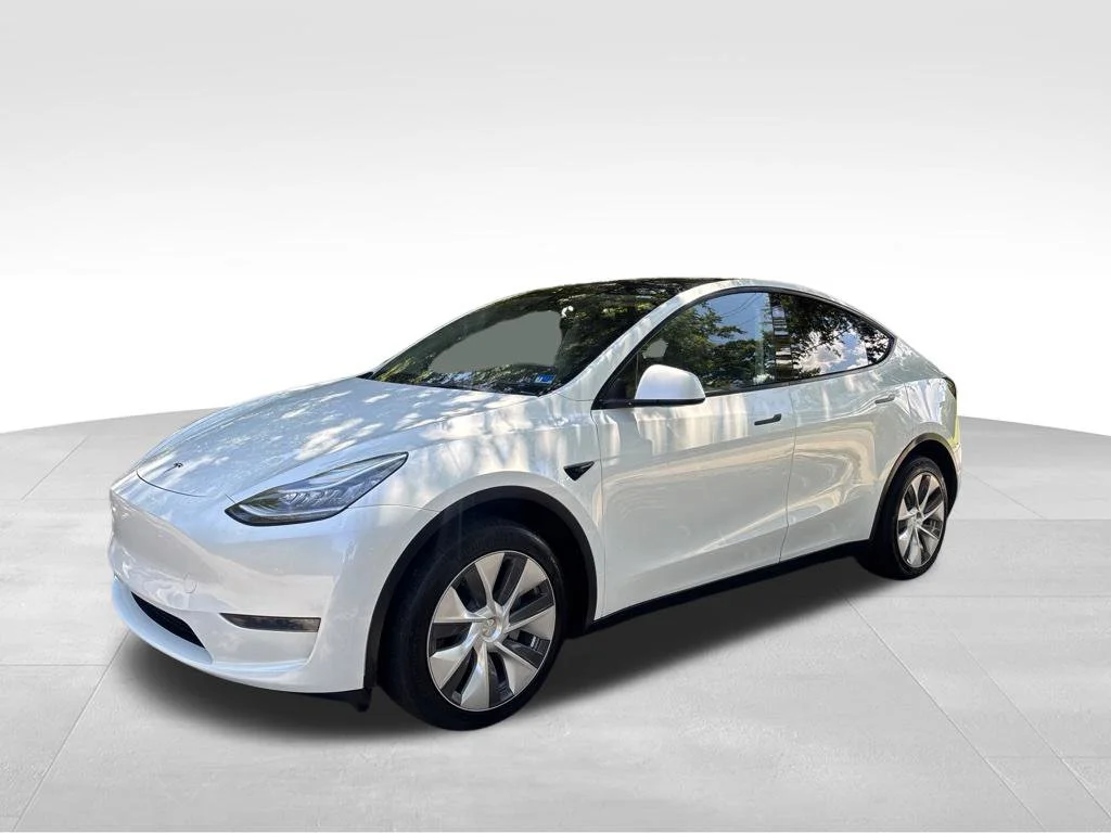 Used 2023 White Tesla Long Range image 3