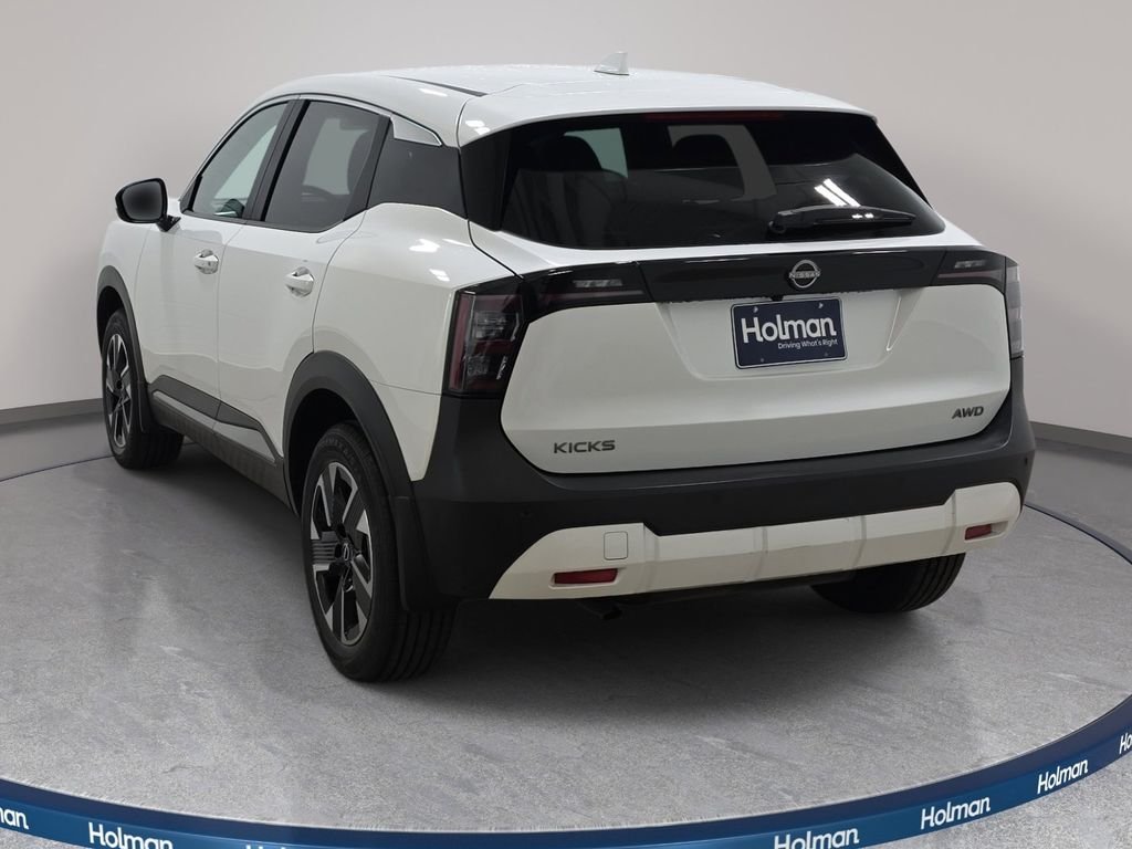 Used 2025 Aspen White Tricoat Nissan SV image 7