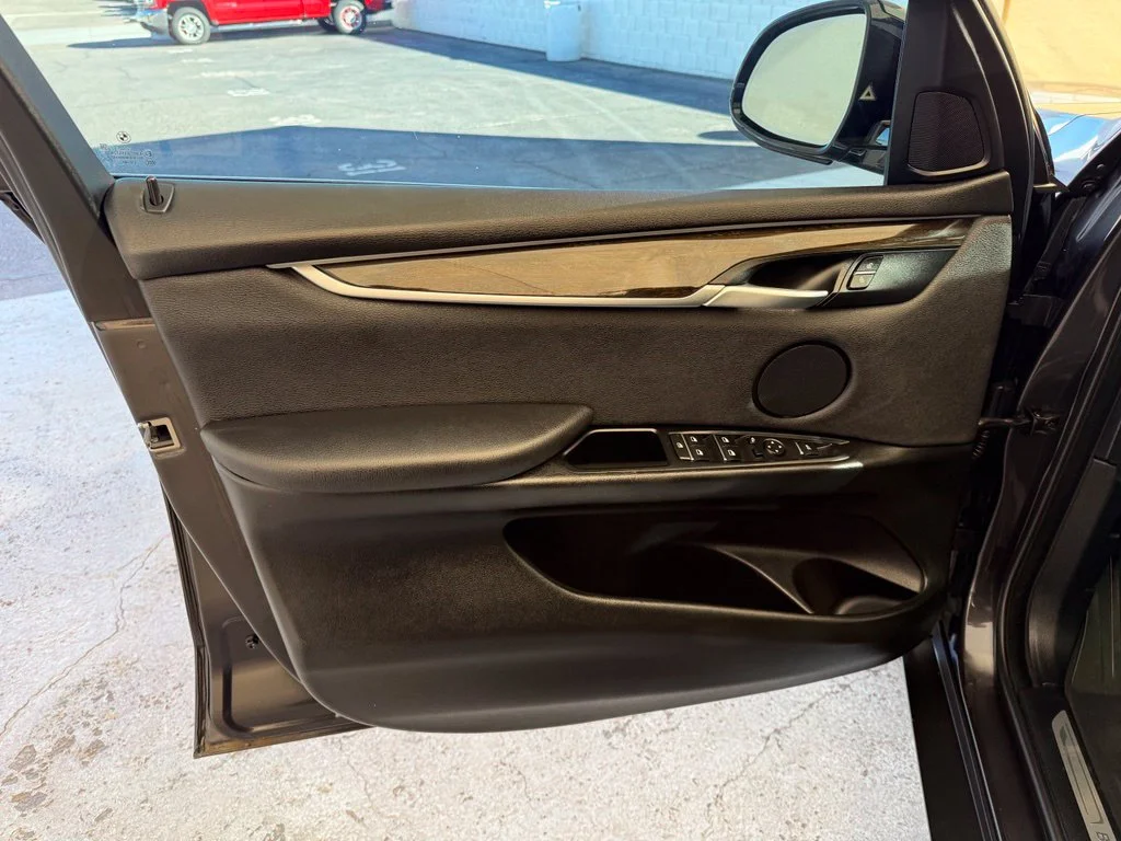 Used 2018 Dark Graphite BMW sDrive35i image 30