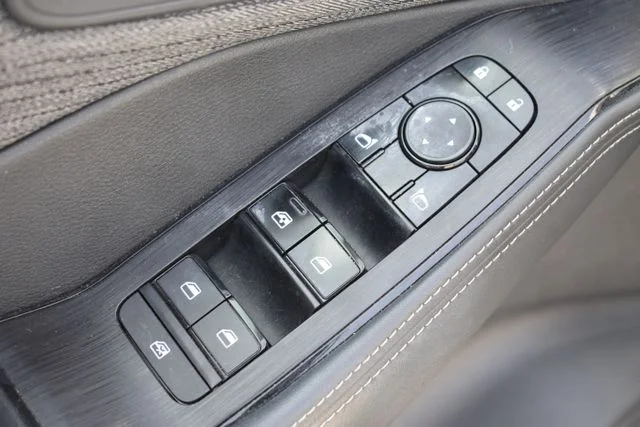 Used 2022 Silver Nissan SV image 10