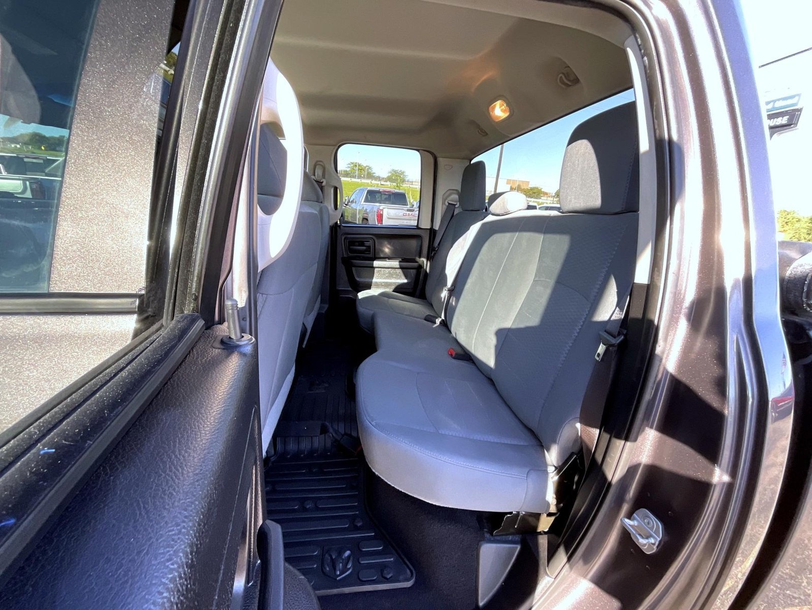 Used 2015 Gray Ram Express image 20