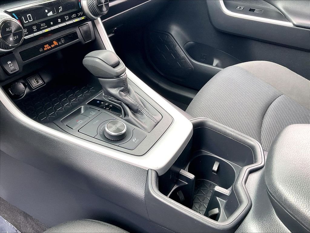 Used 2025 Ice Toyota LE image 19