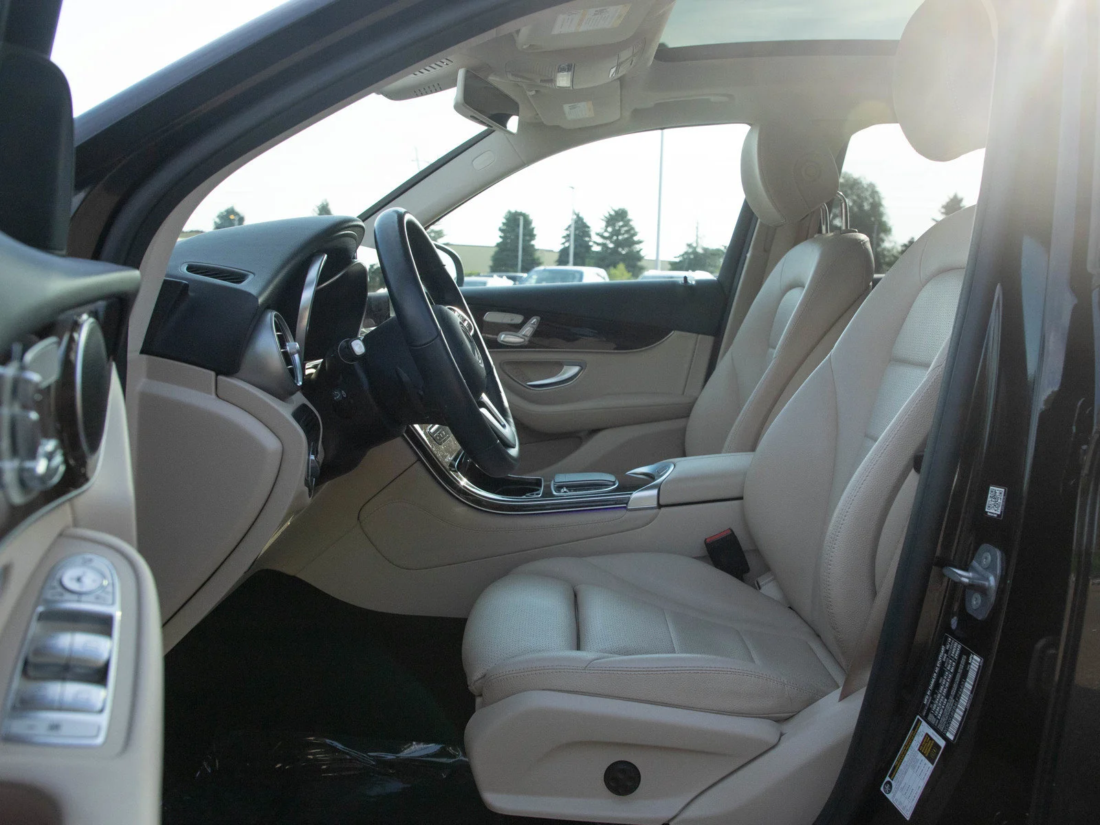 Used 2020 Black Mercedes-Benz GLC 300 4MATIC® SUV image 20