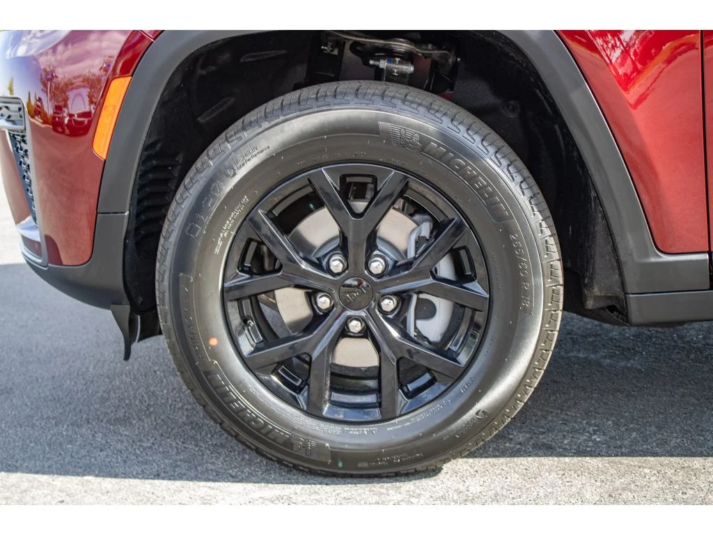 New 2026 Velvet Red Pearlcoat Jeep Laredo Altitude image 5