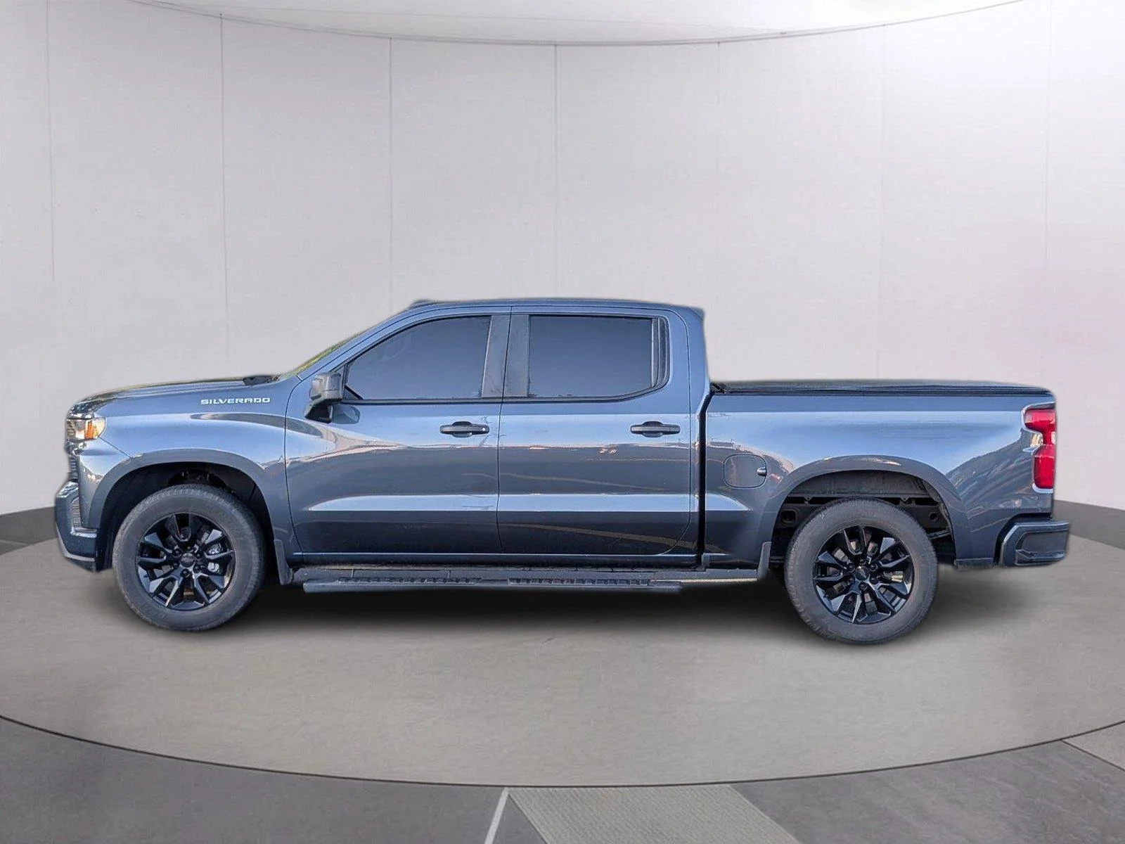 Used 2022 SHADOW GRAY METALLIC Chevrolet Custom image 2