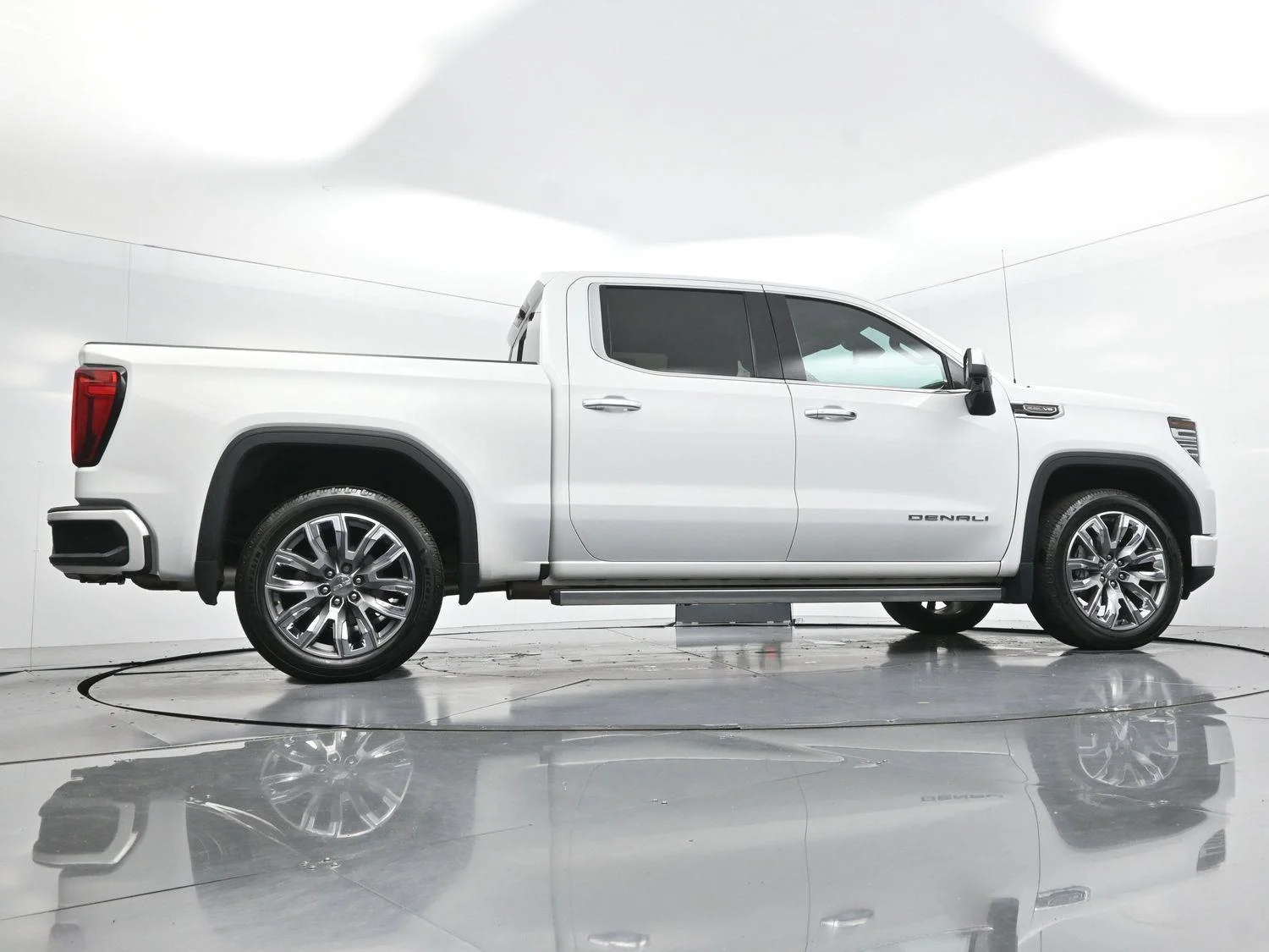 Used 2023 Summit White GMC Denali image 55