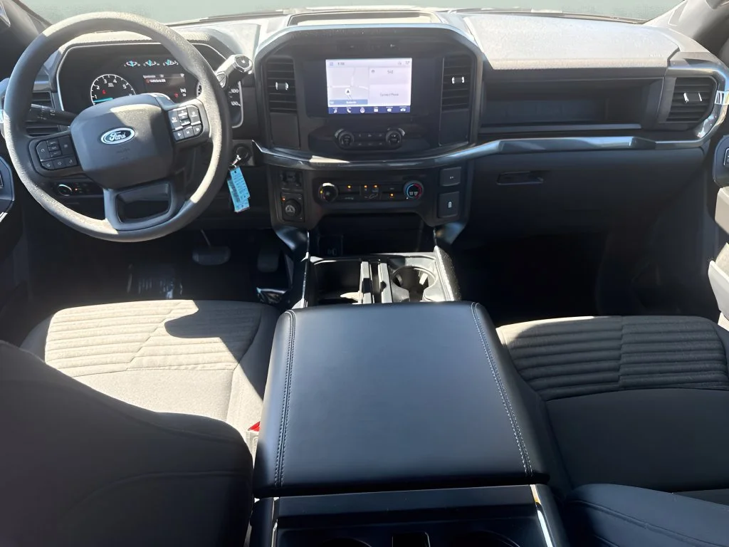 Used 2023  Ford XL image 12