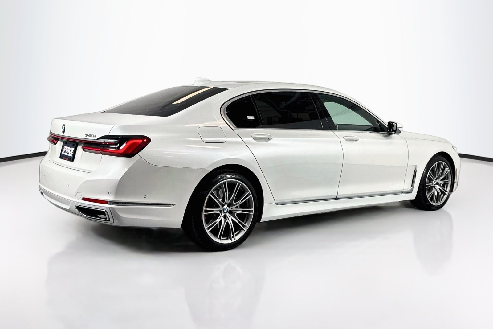 Used 2020 Mineral White Metallic BMW 740i image 5