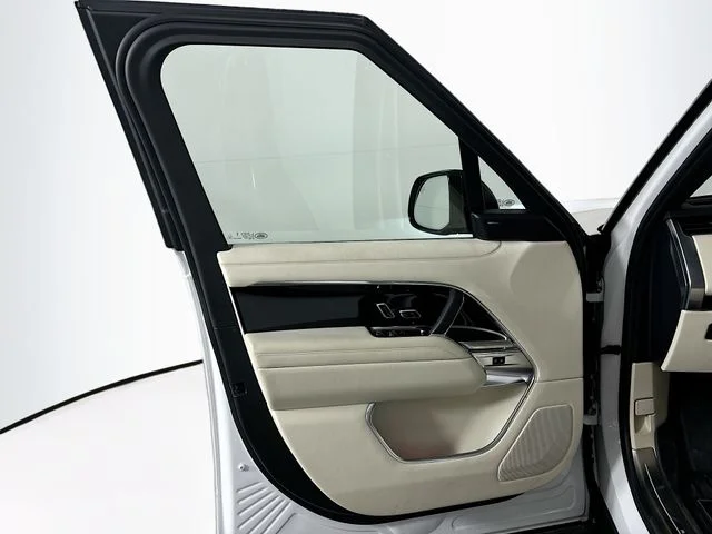 Certified Used 2023  Land Rover SE image 11