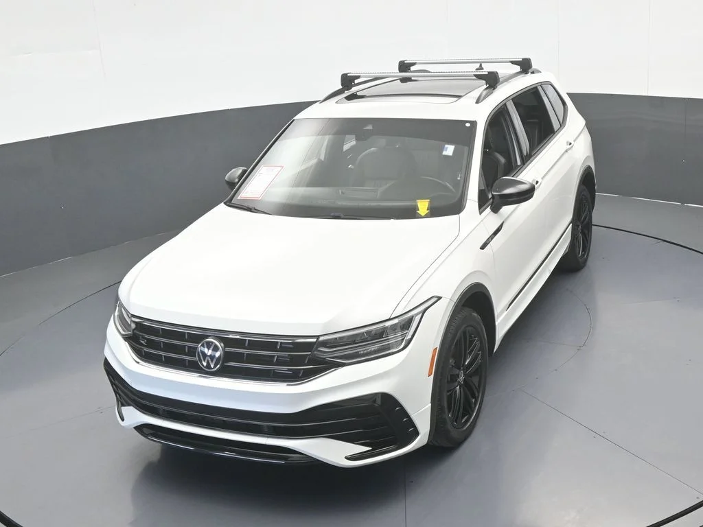 Used 2022 Oryx White Pearl Volkswagen 2.0T SE R-Line Black image 43