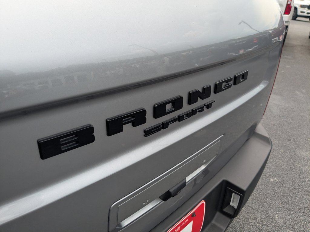 Used 2021  Ford Base image 27