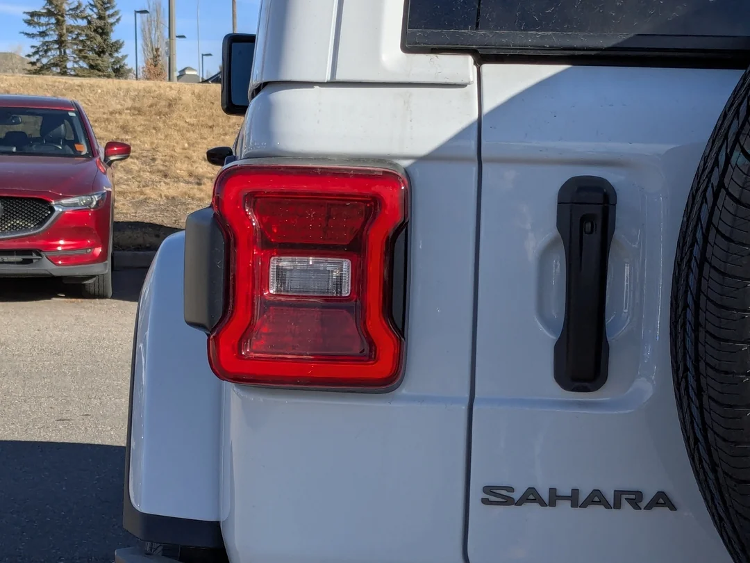 New 2026 White Jeep Sahara - - 4x4 - 12.3 inch display - Blind Spot Mon - Body Color 3 Piece HT - & More! image 11