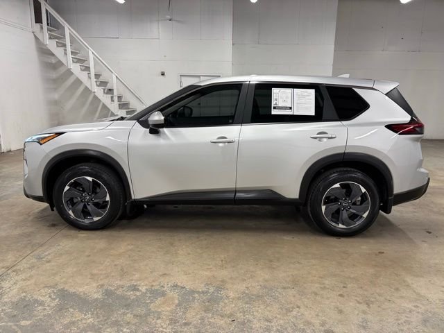 Used 2025 Silver Nissan SV image 4