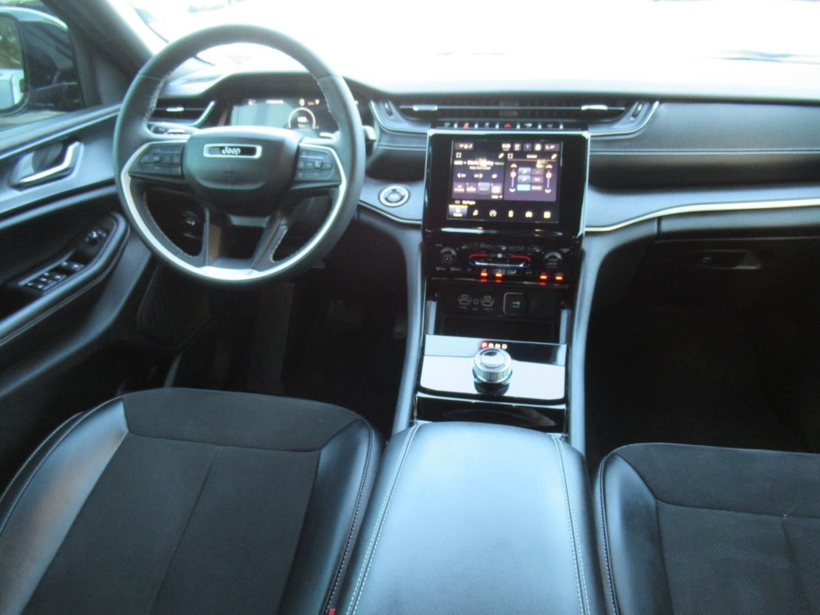Used 2023 Black Jeep Altitude X image 13