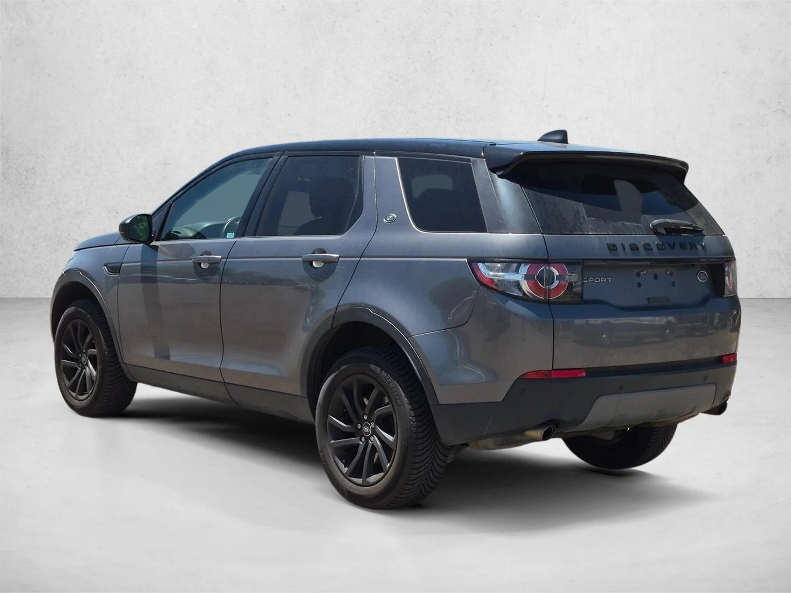 Used 2018 Corris Gray Land Rover SE image 7