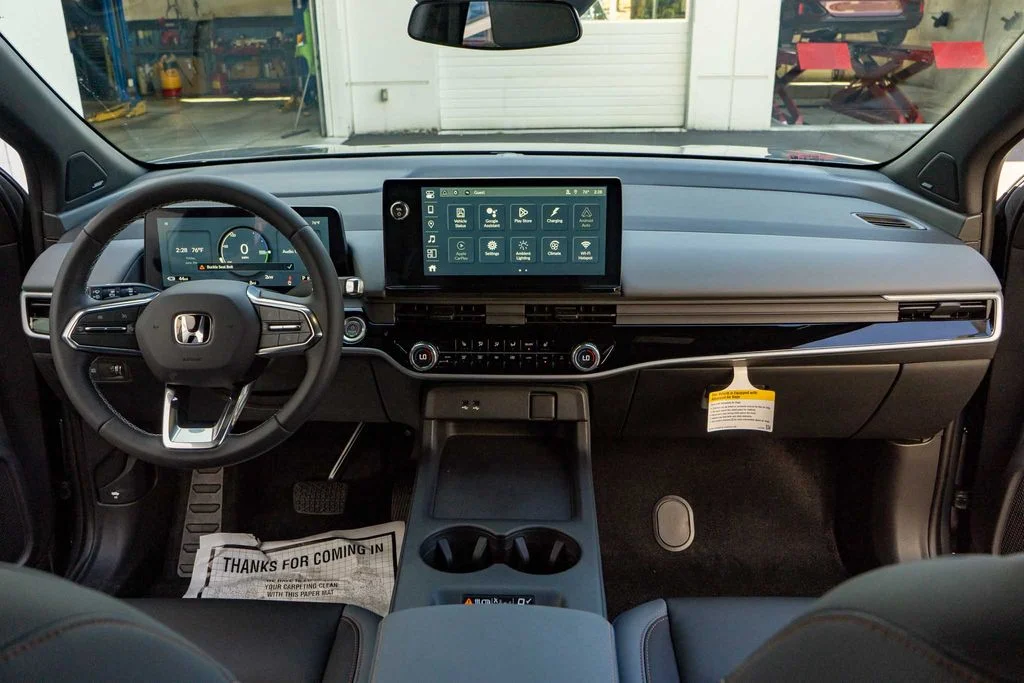 New 2026 Mercury Silver Metallic Honda Touring image 18